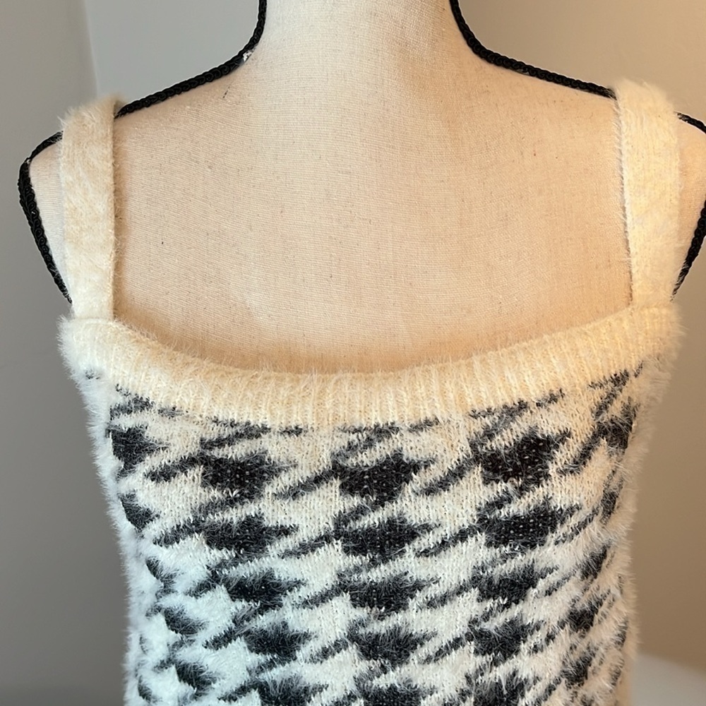 Wind & Willow Houndstooth Tank Sweater Medium - Picture 2 of 5